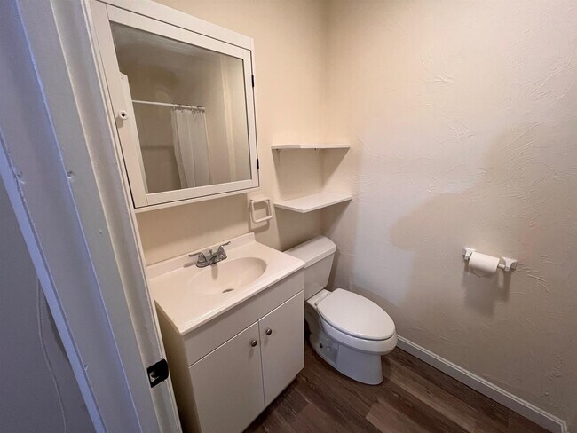 Photo - 30 Cross St Unit 2