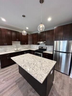 Building Photo - 1145 Maple Ave Unit 2