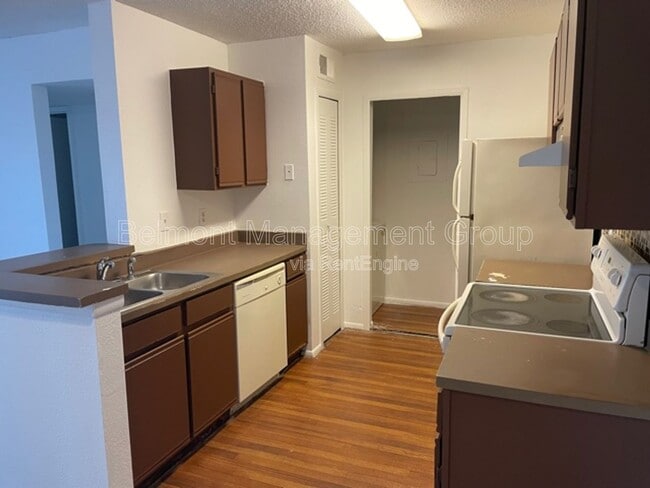 Photo - 2030 Cascades Blvd Unit 201