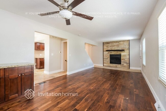 Photo - 10729 Owens St