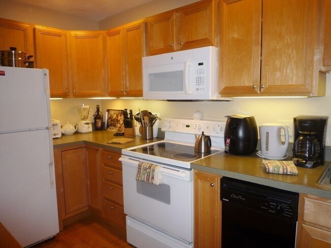 Photo - 1643 Cambridge St Condo Unit 32