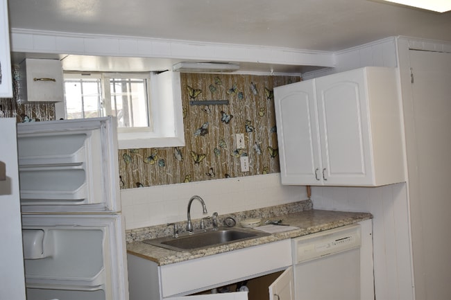 Photo - 6211 Birchwood Ave