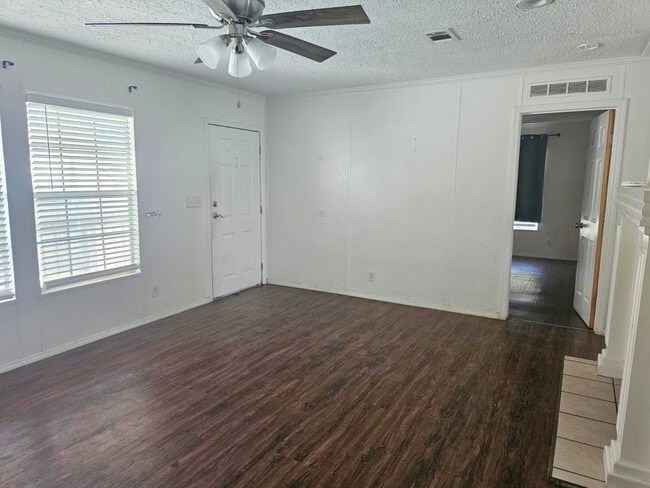 Photo - 5917 14th St W