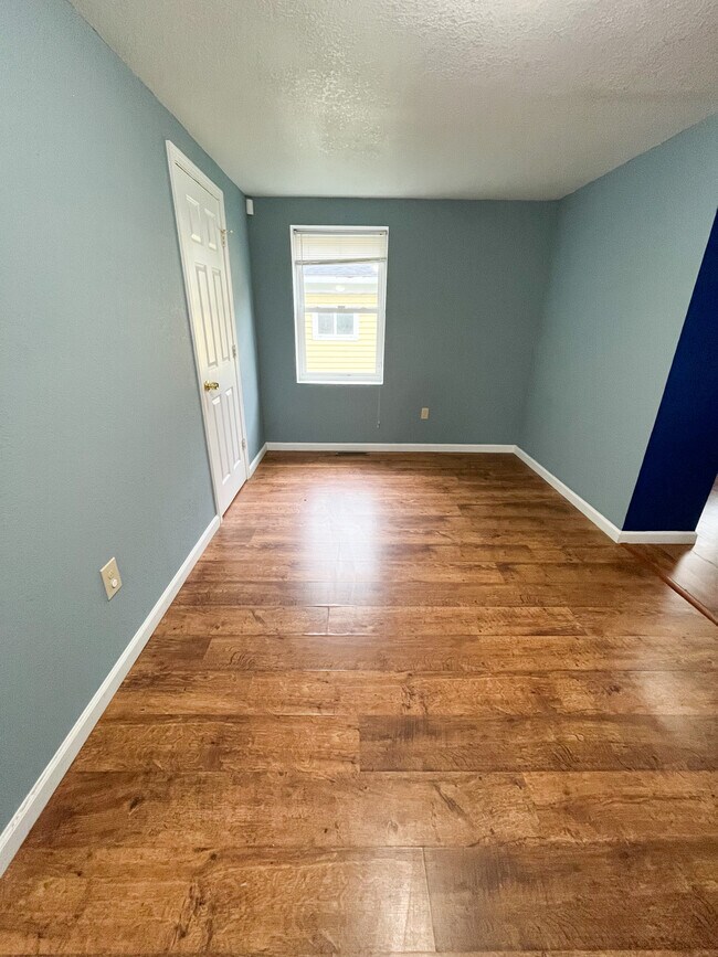 195 Mechanic St
