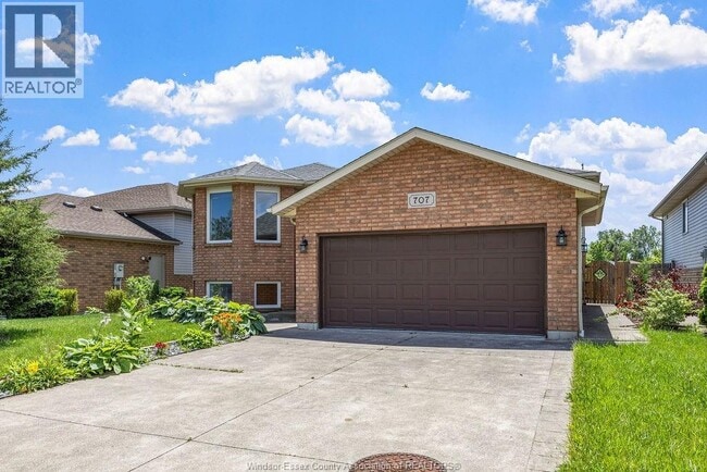 Photo - 707 Sarah Ct