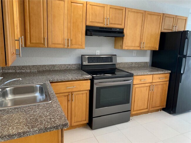 Photo - 860 NW 6th Ave Unidad B