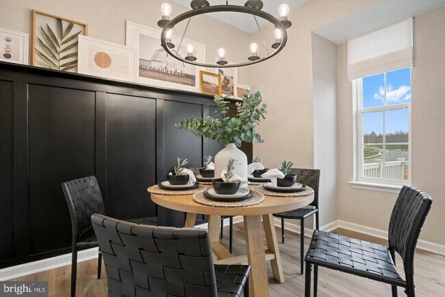 Photo - 201 Hillsdale Pl