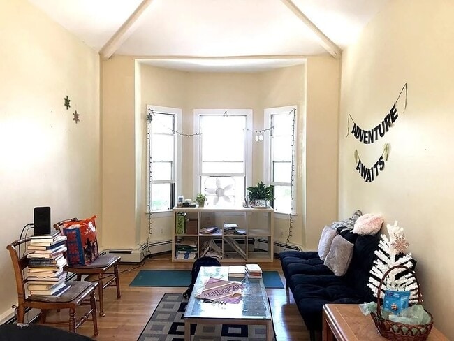 Building Photo - 216 Columbia St Unit 216-2 Columbia St