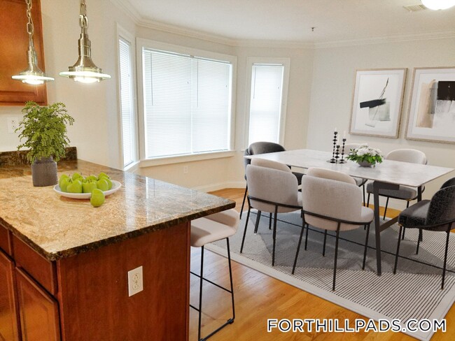 Photo - 16 Notre Dame St Unit 4