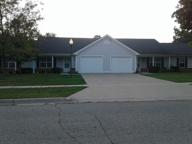 Photo - Hampton Pointe
