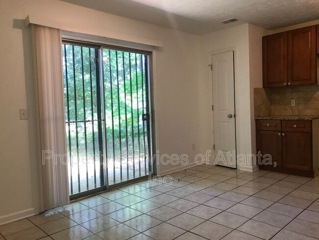 Photo - 8305 Glenwoods Terrace