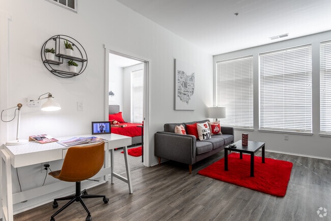 1BR, 1BA - 550SF - Living Room