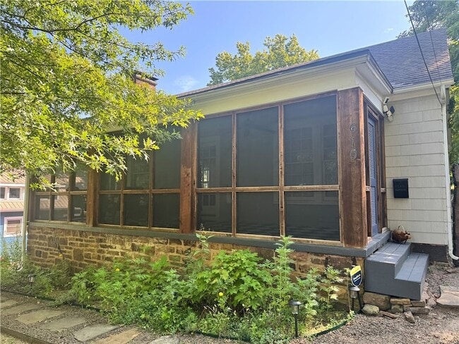 Photo - 610 N Olive Ave