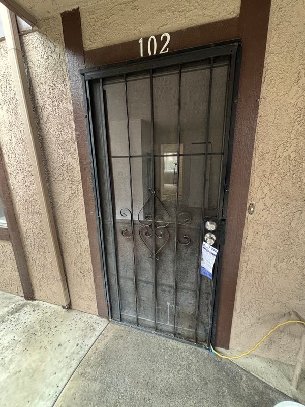 Building Photo - 9628 Beverly St