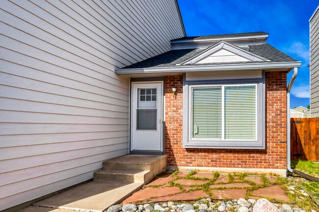 Building Photo - 8420 Ilex Dr