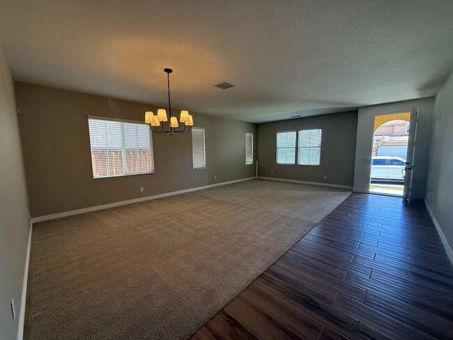 Photo - Hesperia-Mission Crest Home, Beautiful 3 Bedrooms, 2 Bathrooms