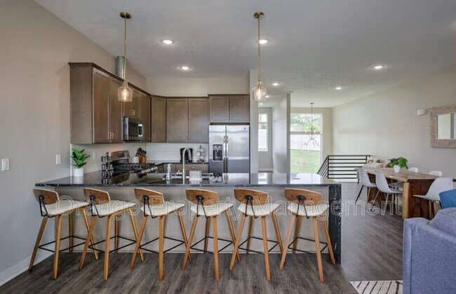 Photo - 630 N 46th St