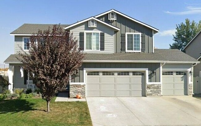 Building Photo - 4 Bedroom with 3 Car Garage in Meridian