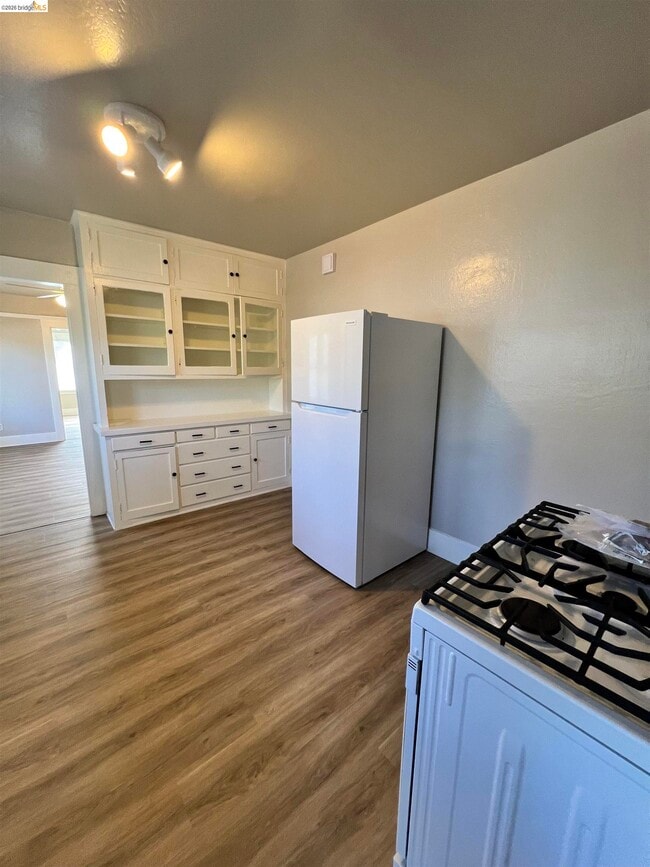 Photo - 412 W 10th St
