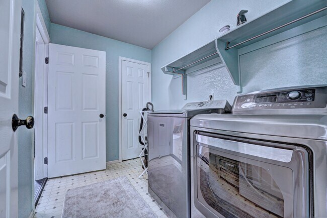 Photo - 1000 Red Bud Ct