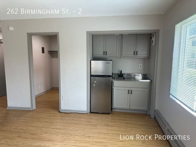Photo - 262 Birmingham St Unidad 2