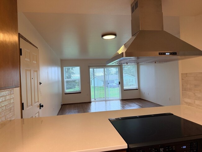 Photo - 1045 3rd Ave