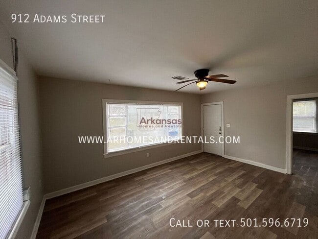 Photo - 912 Adams St