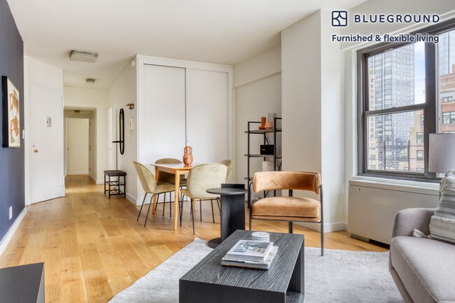 Photo - 279 E 44th St Unidad FL21-ID814