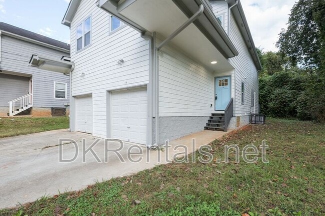 Photo - 2027 Lois Pl NW