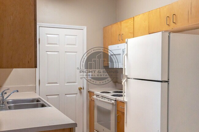 Photo - 2403 Hartsfield Rd