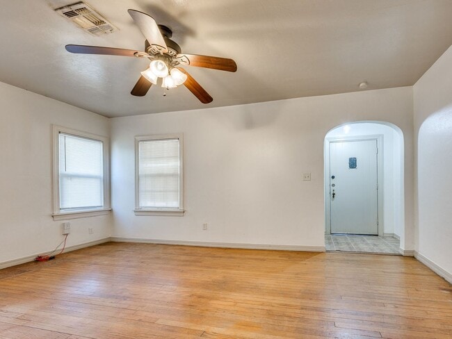 Photo - 2 Bed 1 Bath - Refrigerator Included - Urb...