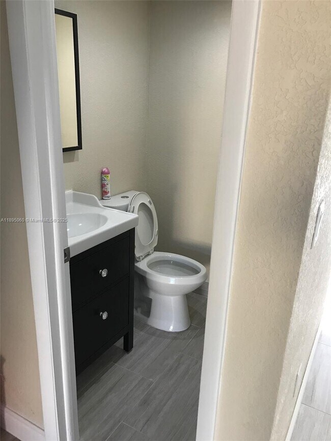 Photo - 9353 Fontainebleau Blvd Unidad A201