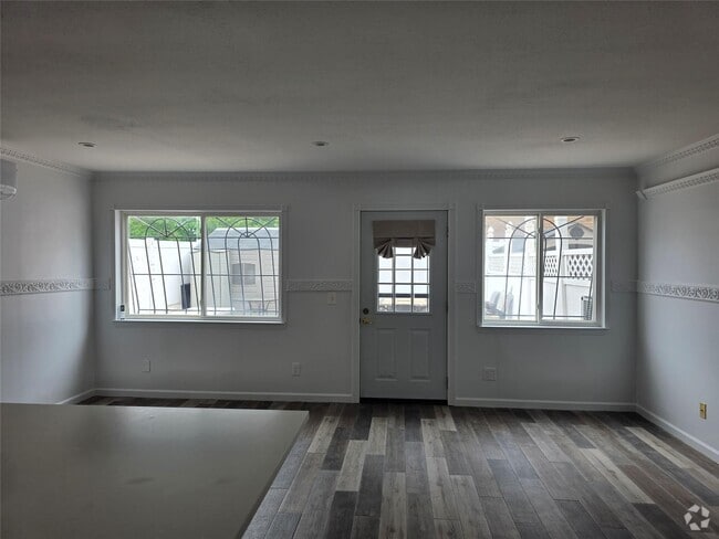 Building Photo - 125 White Plains Rd Unit 1 Rental