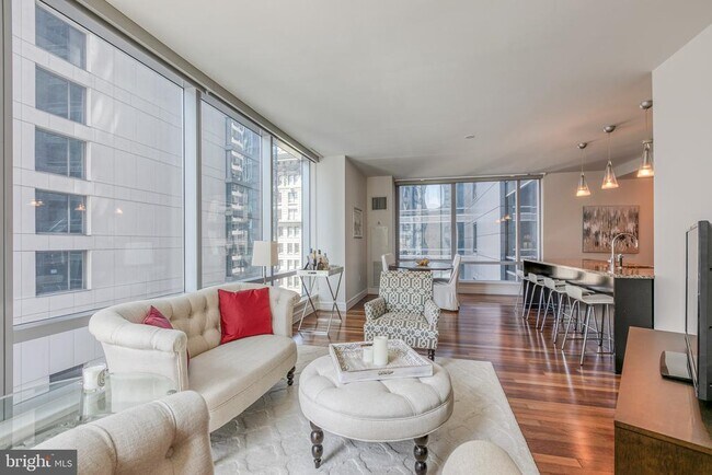 Photo - 1414 S Penn Square Unidad 16A