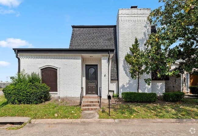 Building Photo - 1903 Bittercreek Dr Rental