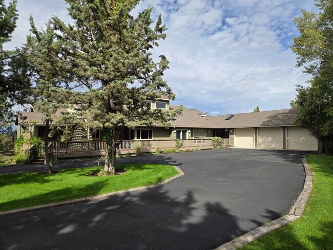 Photo - Stunning Views, Executive Home in Equestri...