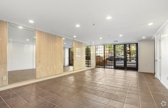 Building Photo - 540 Kelton Ave Unit 102 Rental