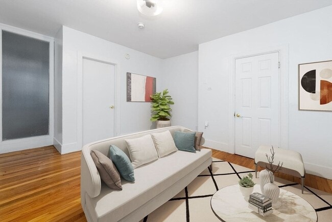 Photo - 473 Beacon St Unit 1R