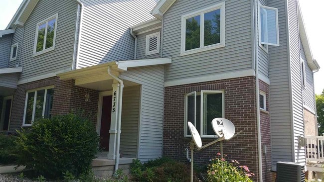 Photo - 6735 Raymond Rd House