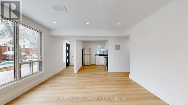 Photo - 1252 Davenport Rd