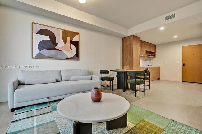 11 NE 6th St Unit 712