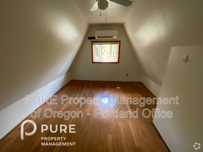 Building Photo - 10321 NE Oregon St Unit B Rental