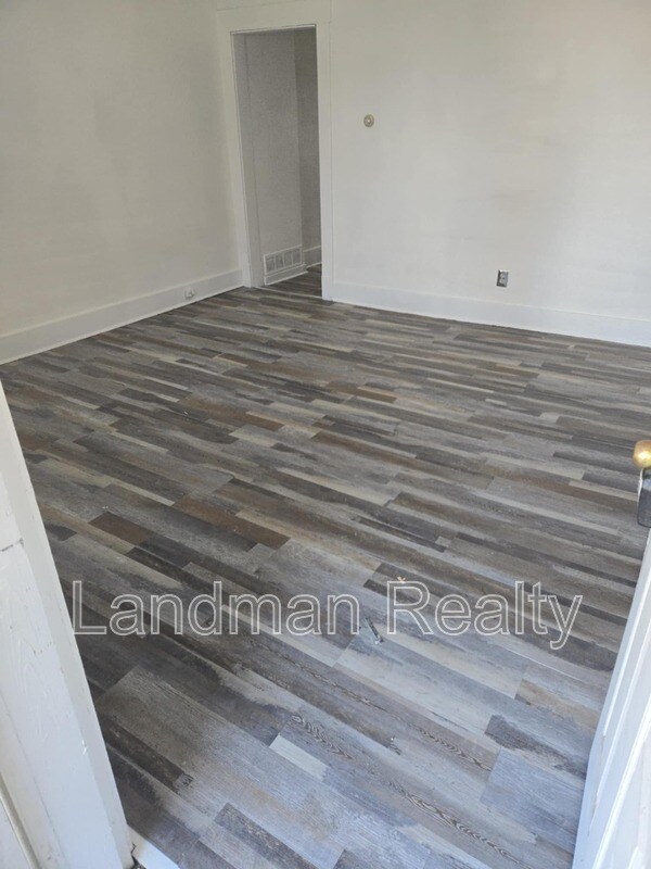 Photo - 522 Paulson Ave