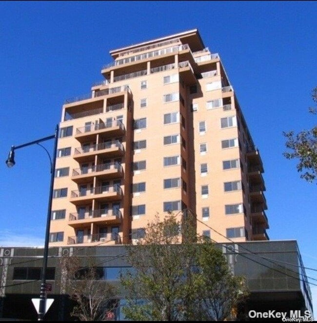 Building Photo - 36-36 Prince St Unit 8E