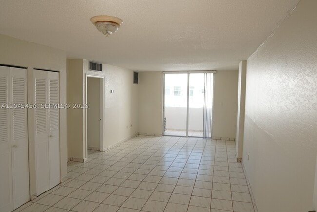 Photo - 1750 James 7K Unit 7K