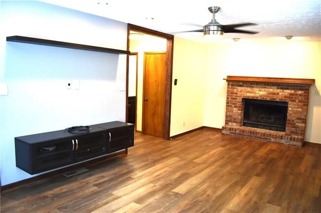 2264 Post Oak Dr