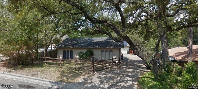 Building Photo - 3406A S Oak Dr Rental