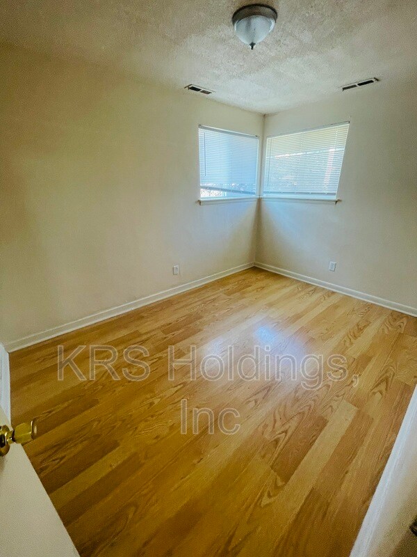 Photo - 143 Ridgewood Rd