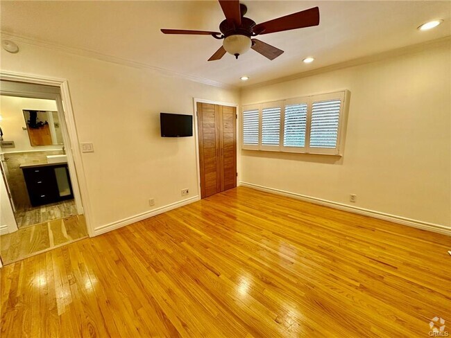 Building Photo - 4545 Alonzo Ave Rental