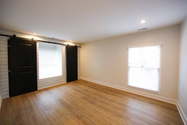 Photo - 249 E Blenkner St